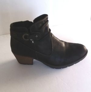 Earth Origins Black Booties w/Strap/Grommet